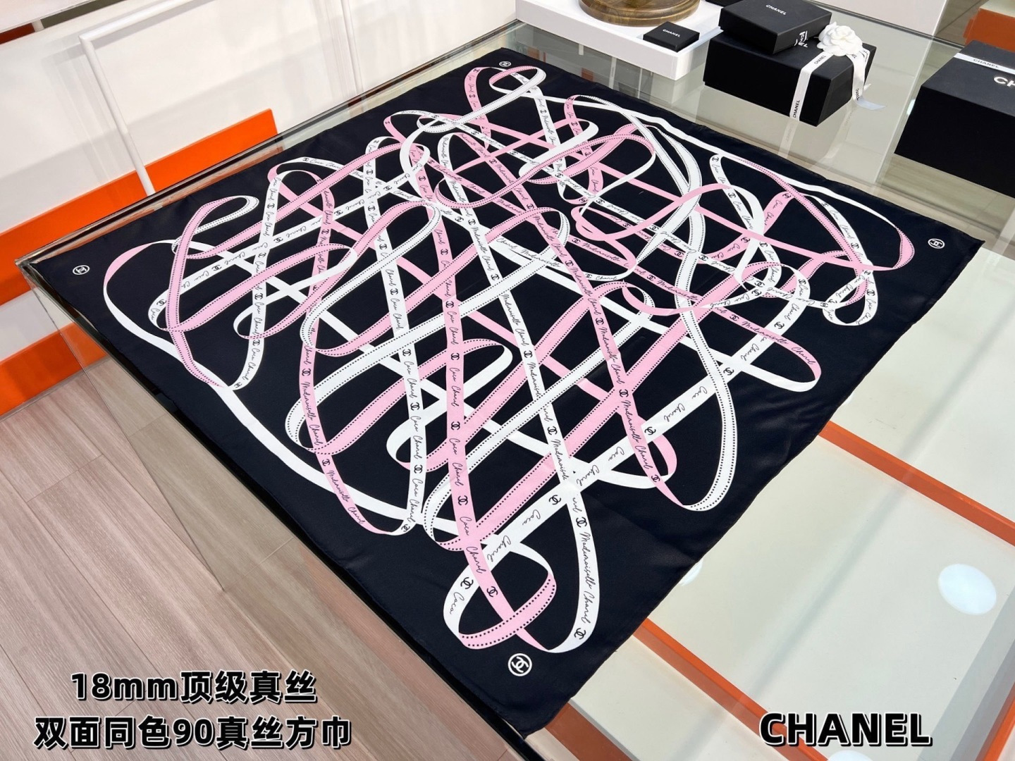 NO:945893,Chanel 26c~[18mm top-quality double-sided silk printed silk scarf] The main design elements are ribbon and brand logo. Very classic design, not picky, super elegant... Ingredients Mulberry silk Size 90*90cm high version scarf, high version scarf, chanel, real silk19860909Chanel 26c~【18mm顶级双面真丝印花丝巾】 设计元素主要丝带、品牌logo 非常经典的设计、不挑人, 超显气质的款…… 成份桑蚕丝 尺寸90*90cm高版本围巾,高版本围巾,chanel,real silk,scarf