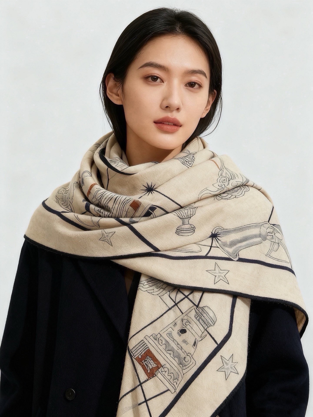 “星辰合唱曲”140丝绒双面同色披肩 手工卷边丝绒方巾(30%桑蚕丝70%羊绒) 这款经典单品展现强大而迷人的女性魅力精 “星辰合唱曲”140丝绒双面同色披肩 手工卷边丝绒方巾(30%桑蚕丝70%羊绒) 这款经典单品展现强大而迷人的女性魅力精