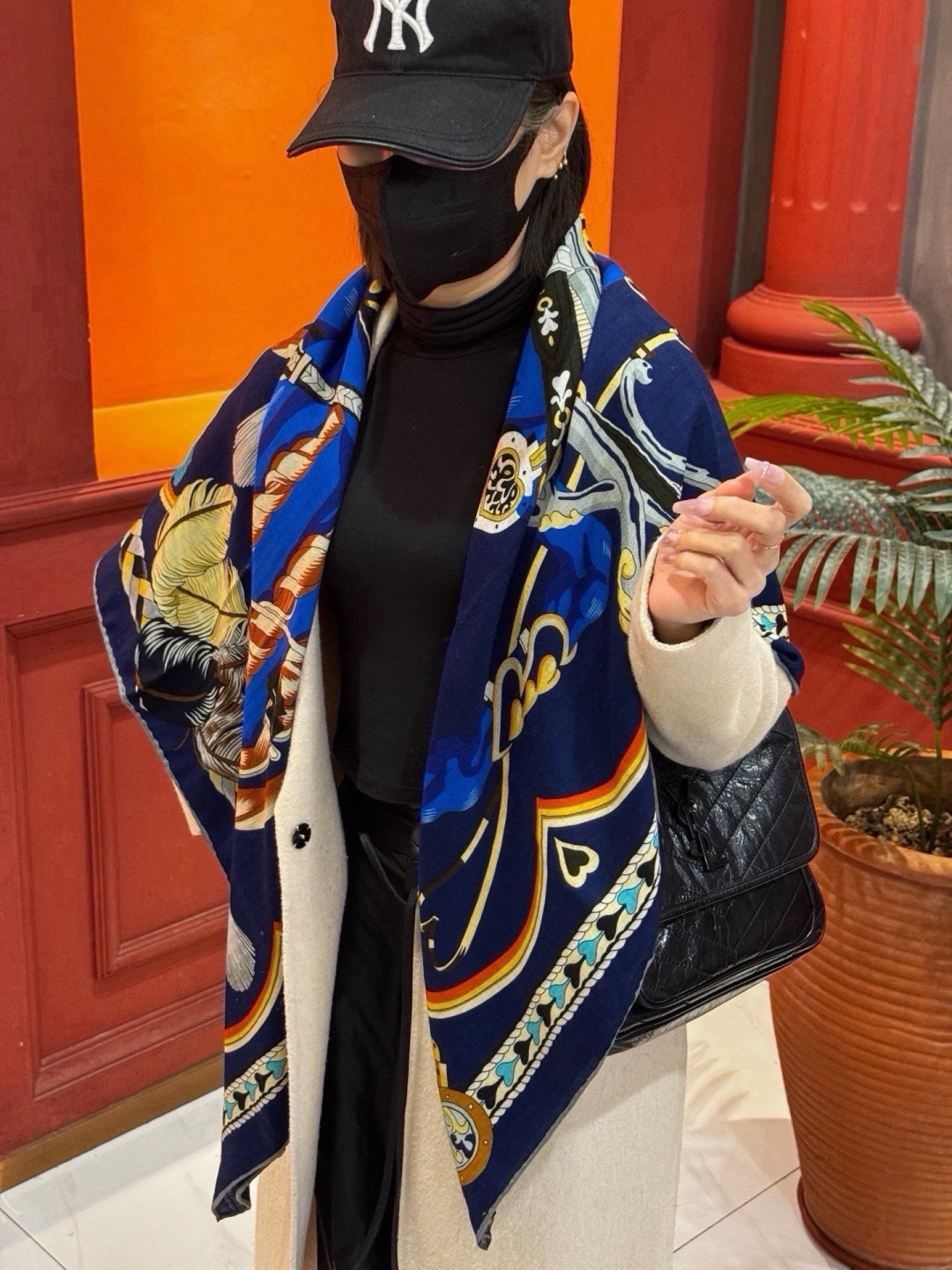 【双面同色】原单爱马仕140cm丝绒方巾💕 甜蜜的鞍具,装饰家芳登和佩西耶设计的一款餐盘增添骑士般的浪漫气息,该餐盘制作 【双面同色】原单爱马仕140cm丝绒方巾💕 甜蜜的鞍具,装饰家芳登和佩西耶设计的一款餐盘增添骑士般的浪漫气息,该餐盘制作
