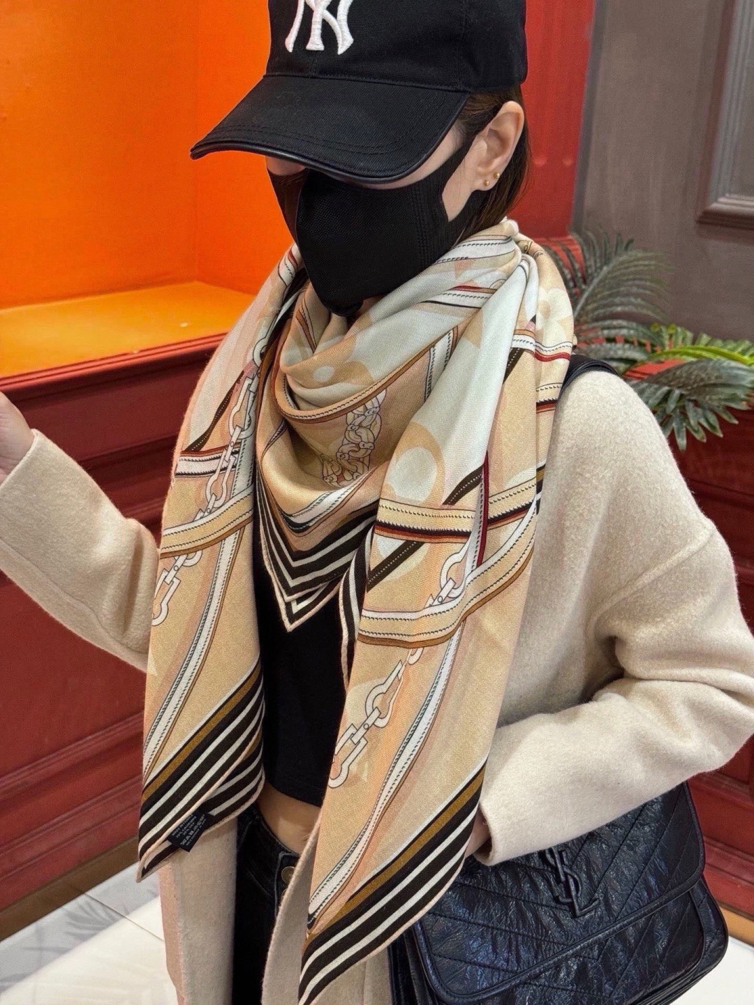 上新❤️ MONOGRAM JACQUARD DENIM 140丝绒 方巾    【高定版  双面同色】 有些款式他值得