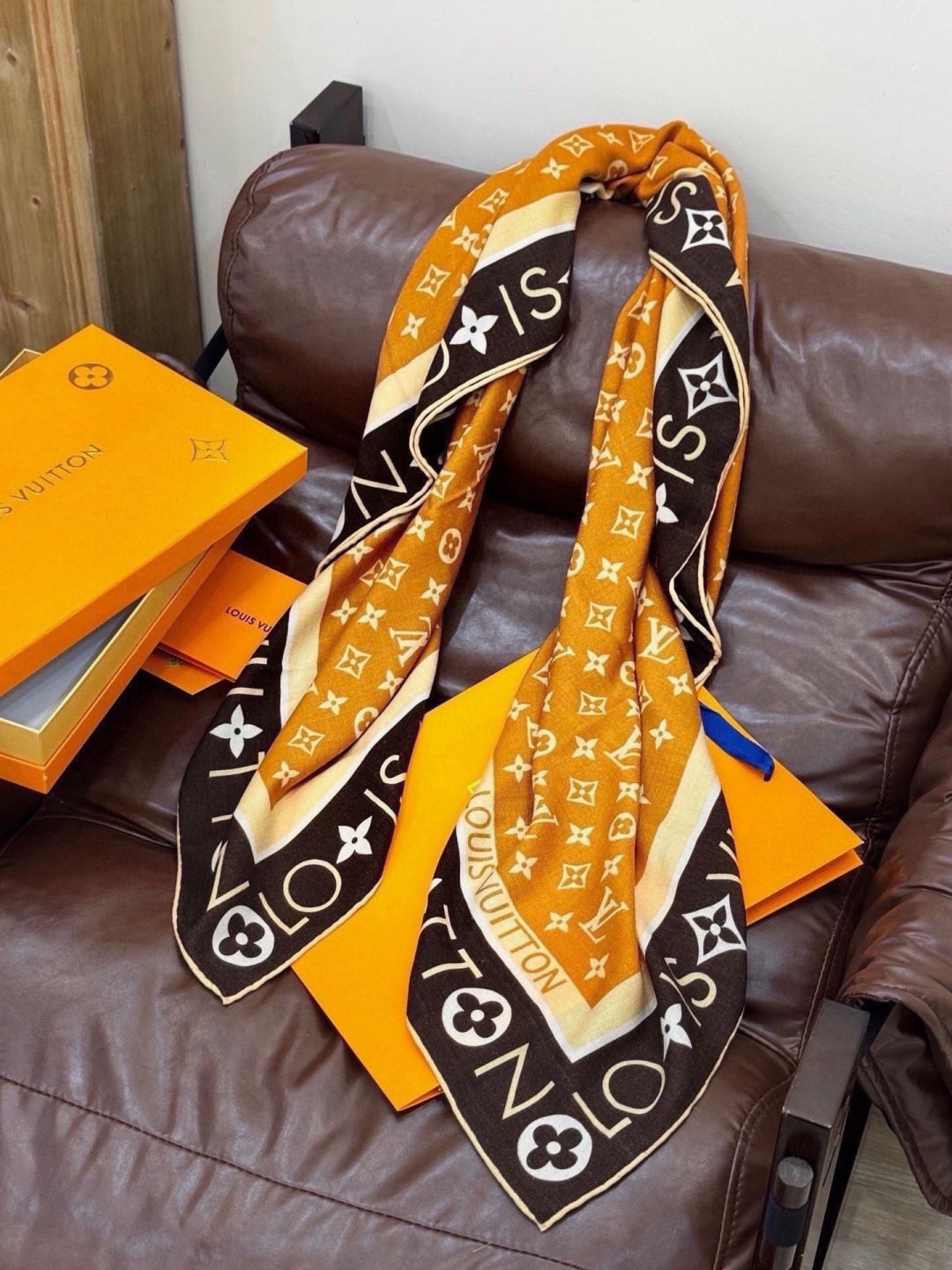 MONOGRAM INFINITY 140丝绒方巾 【140顶级丝绒双面同色】 Monogram Infinity 方巾