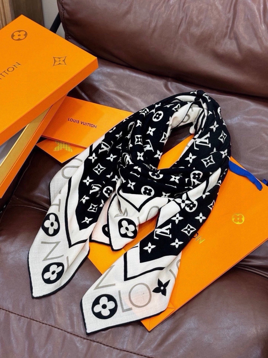MONOGRAM INFINITY 140丝绒方巾 【140顶级丝绒双面同色】 Monogram Infinity 方巾