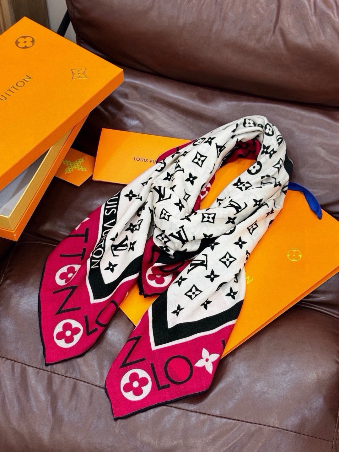 MONOGRAM INFINITY 140丝绒方巾 【140顶级丝绒双面同色】 Monogram Infinity 方巾