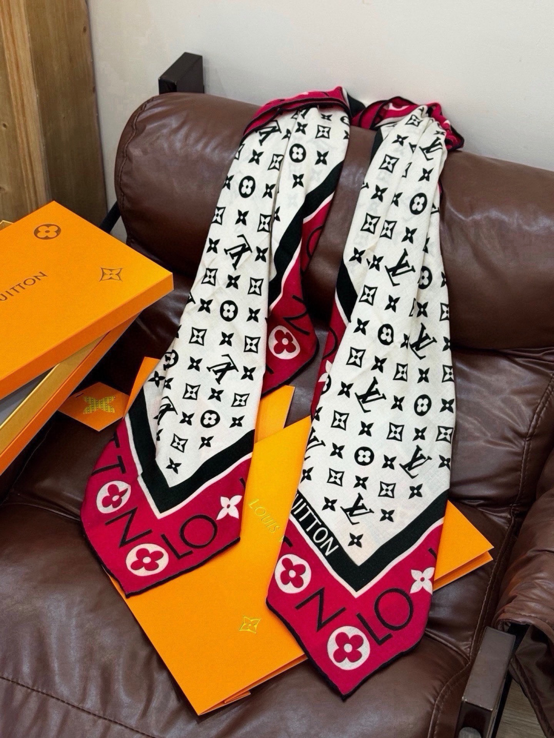 MONOGRAM INFINITY 140丝绒方巾 【140顶级丝绒双面同色】 Monogram Infinity 方巾