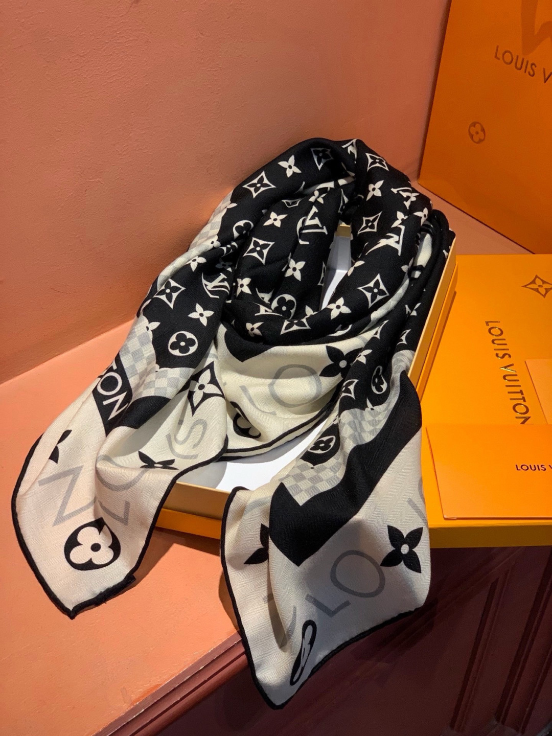 MONOGRAM INFINITY 140丝绒方巾 【140顶级丝绒双面同色】 Monogram Infinity 方巾