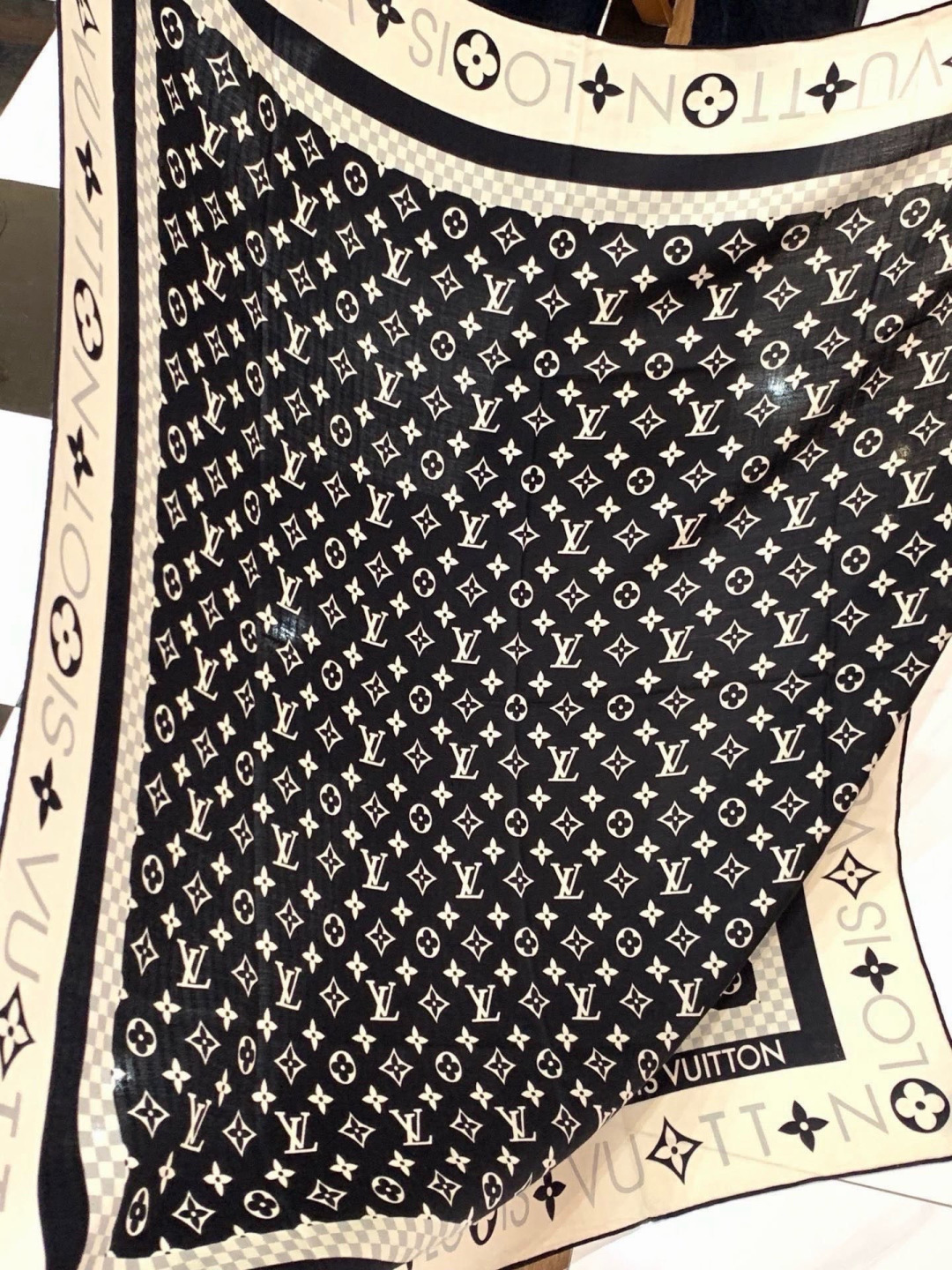 MONOGRAM INFINITY 140丝绒方巾 【140顶级丝绒双面同色】 Monogram Infinity 方巾