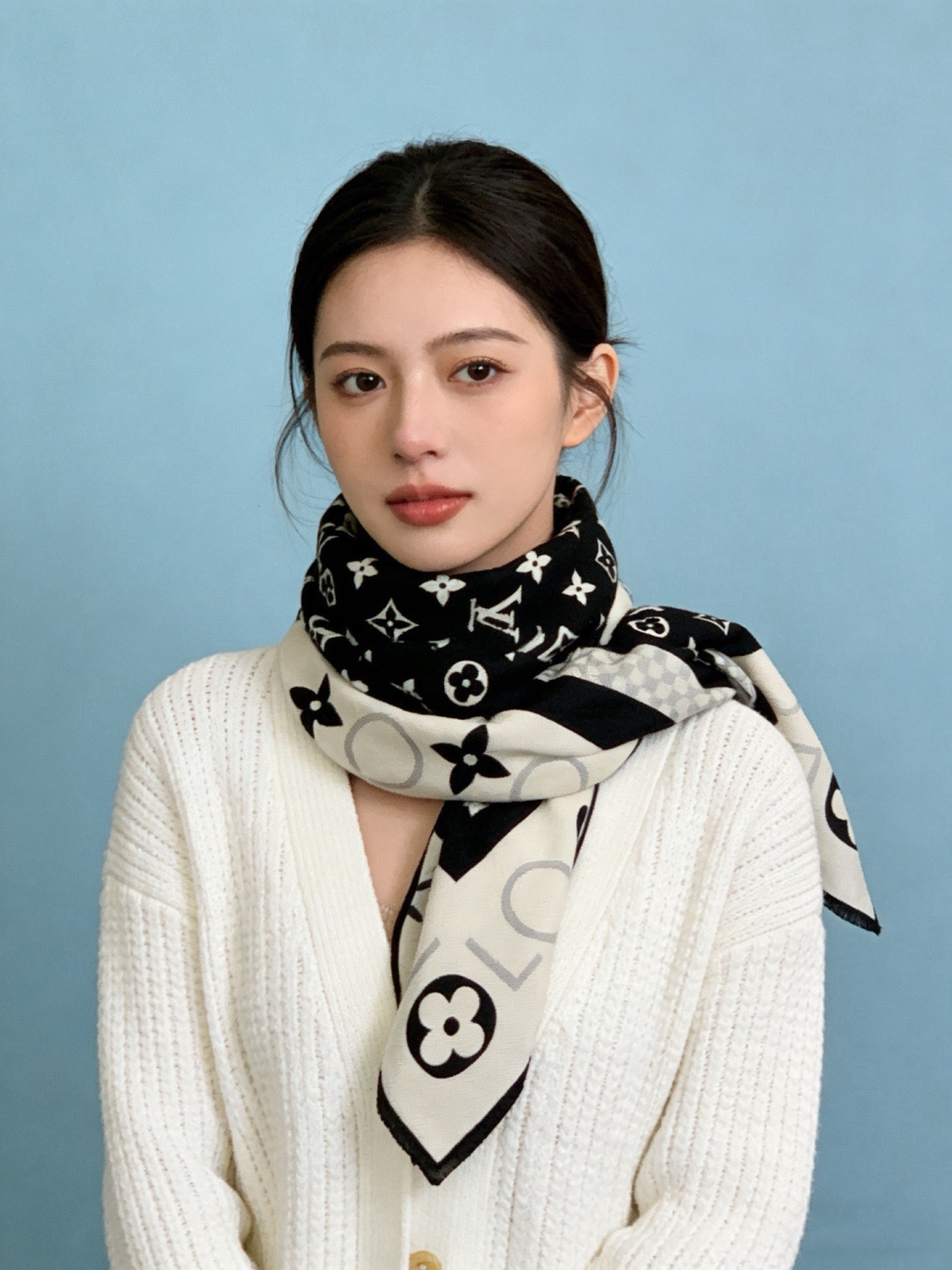 MONOGRAM INFINITY 140丝绒方巾 【140顶级丝绒双面同色】 Monogram Infinity 方巾 MONOGRAM INFINITY 140丝绒方巾 【140顶级丝绒双面同色】 Monogram Infinity 方巾