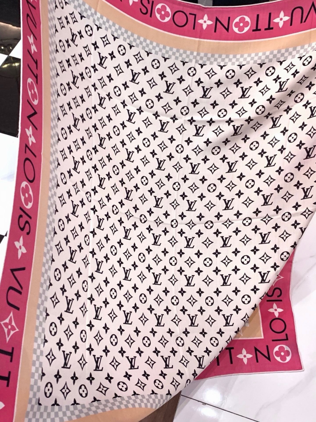 MONOGRAM INFINITY 140丝绒方巾 【140顶级丝绒双面同色】 Monogram Infinity 方巾
