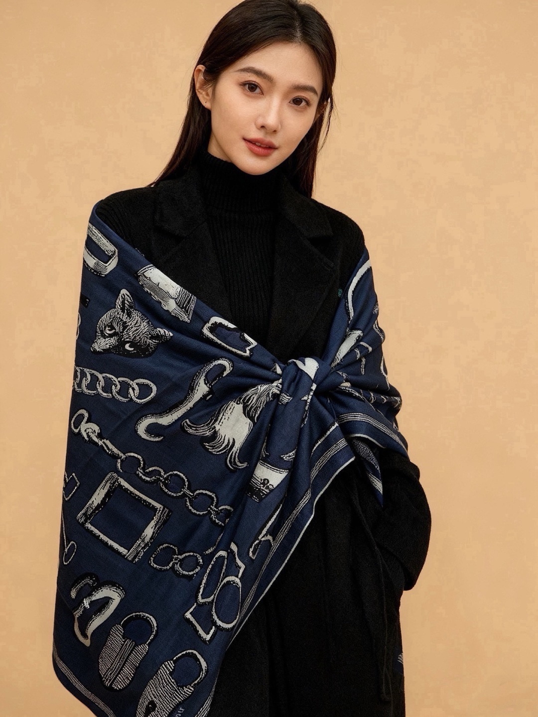 爱马仕(Hermes)【💗】 | “马具故事的诗意回顾”140披肩  【上新❤️】 永远秉承高品质 手工卷边羊绒和真丝混