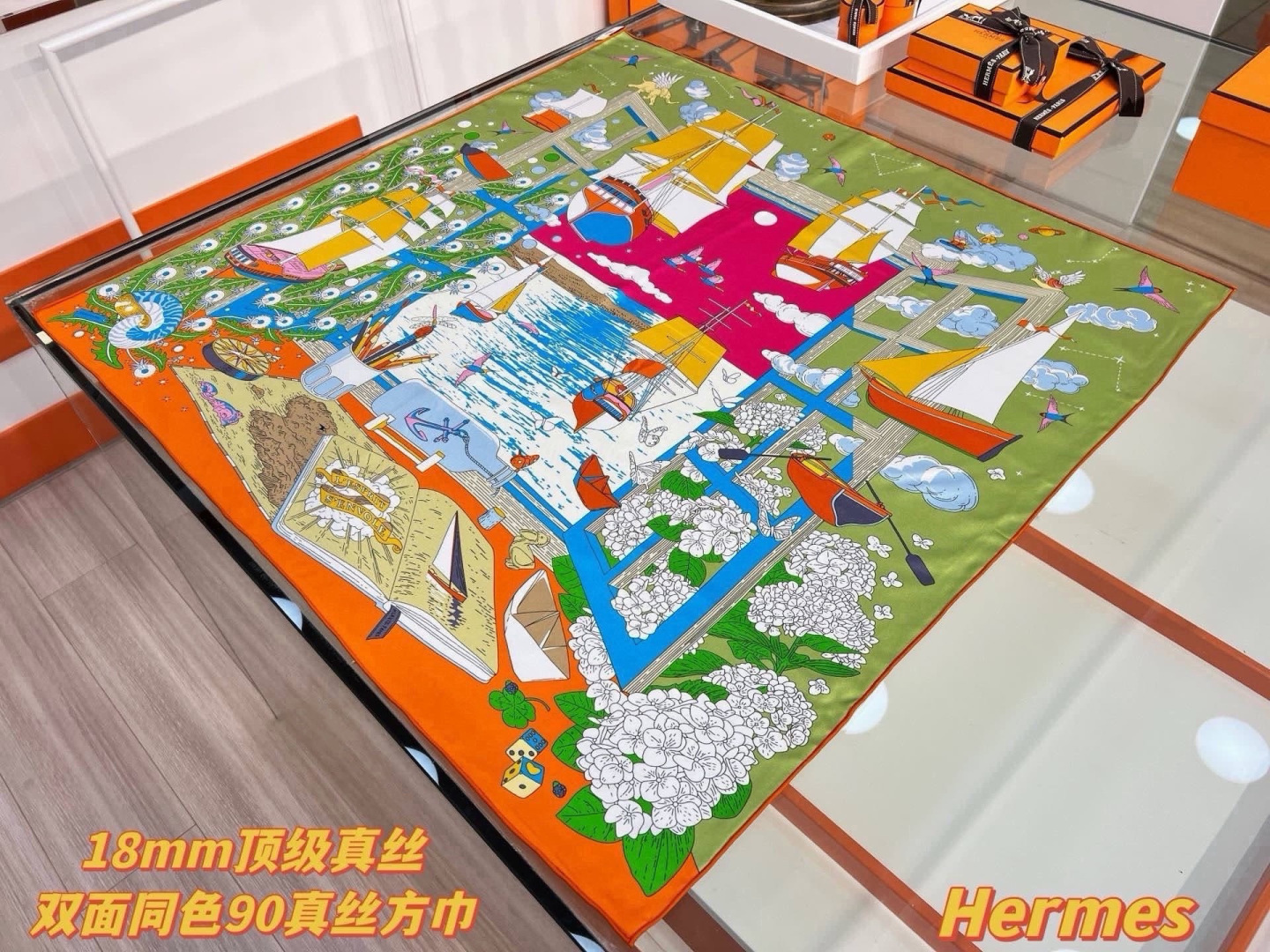 “诗意遨游”90方巾 手工卷边斜纹真丝方巾（100%桑蚕丝）。 这款爱马仕的经典单品展现强大而迷人的女性魅力精髓。此90