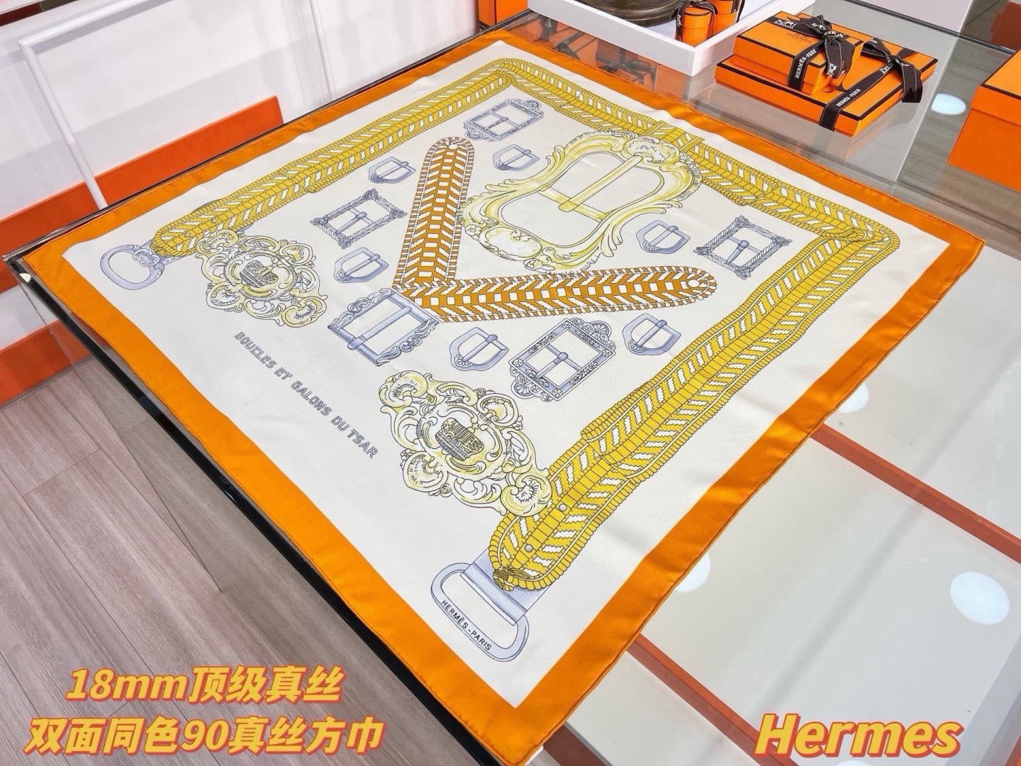 爱马仕（Hermès）90丝巾 经典款“Boucles et Sangles du Trian”真丝方巾​​ 采用18m