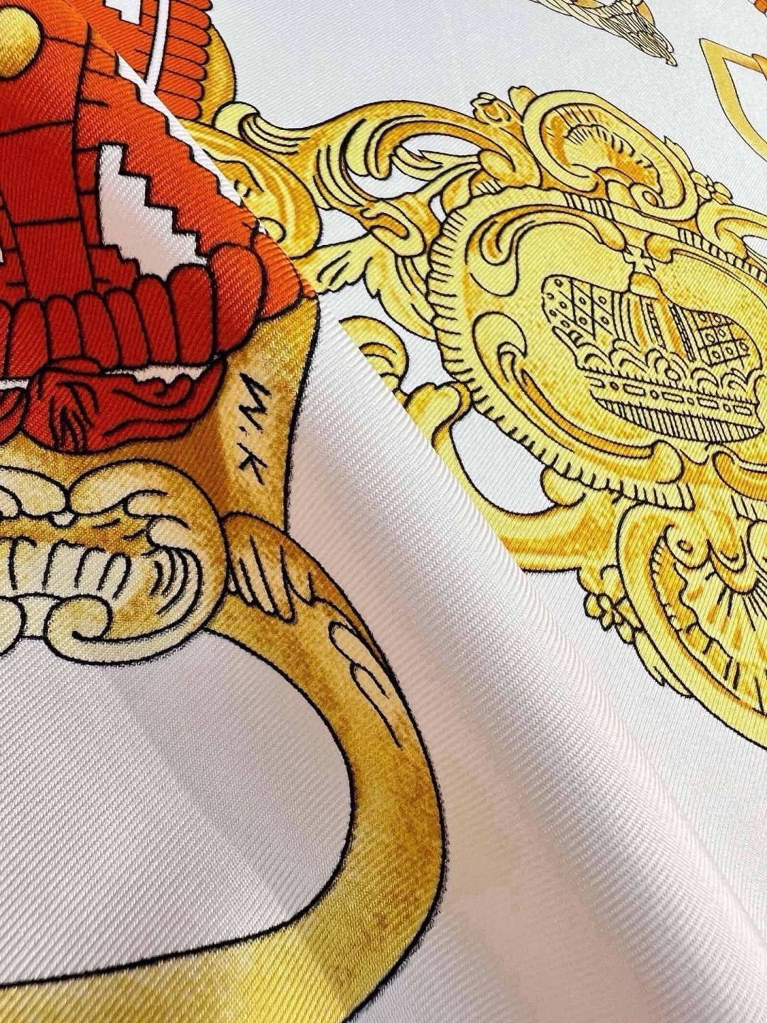 爱马仕(Hermès)90丝巾 经典款“Boucles et Sangles du Trian”真丝方巾 采用18m 爱马仕(Hermès)90丝巾 经典款“Boucles et Sangles du Trian”真丝方巾 采用18m