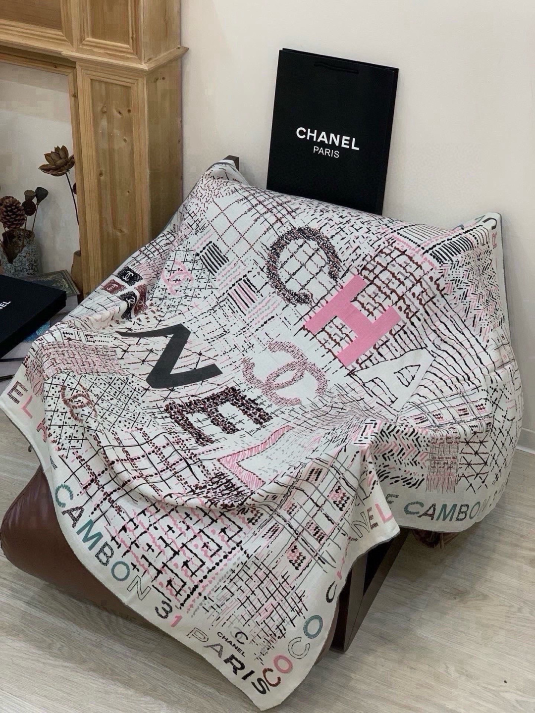 😘新款 💖🌟【康鹏街31号】羊绒方巾‼️抢‼️VIP推荐 ‼️👍下手一定要快【高端 大爱❤️女人尤物 货极少 四季都可以 😘新款 💖🌟【康鹏街31号】羊绒方巾‼️抢‼️VIP推荐 ‼️👍下手一定要快【高端 大爱❤️女人尤物 货极少 四季都可以