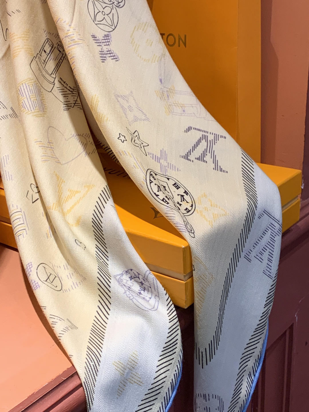 JARDIN DES PLANTES 140双面丝绒～ 【LV秋冬新品】 Jardin Des Plantes 丝绒披肩