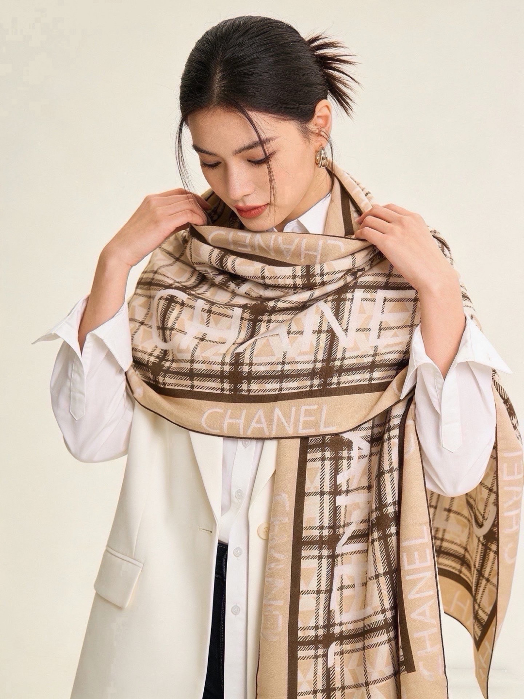 😘新款 💖🌟【康鹏街31号】羊绒方巾‼️抢‼️VIP推荐 ‼️👍下手一定要快【高端 大爱❤️女人尤物 货极少 四季都可以