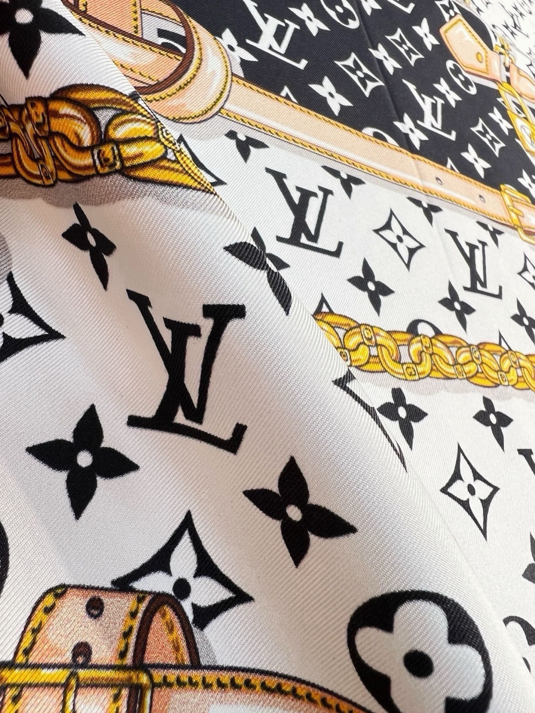 MONOGRAM CONFIDENTIAL 方巾 【18mm顶级真丝双面同色丝巾】 Monogram Confident
