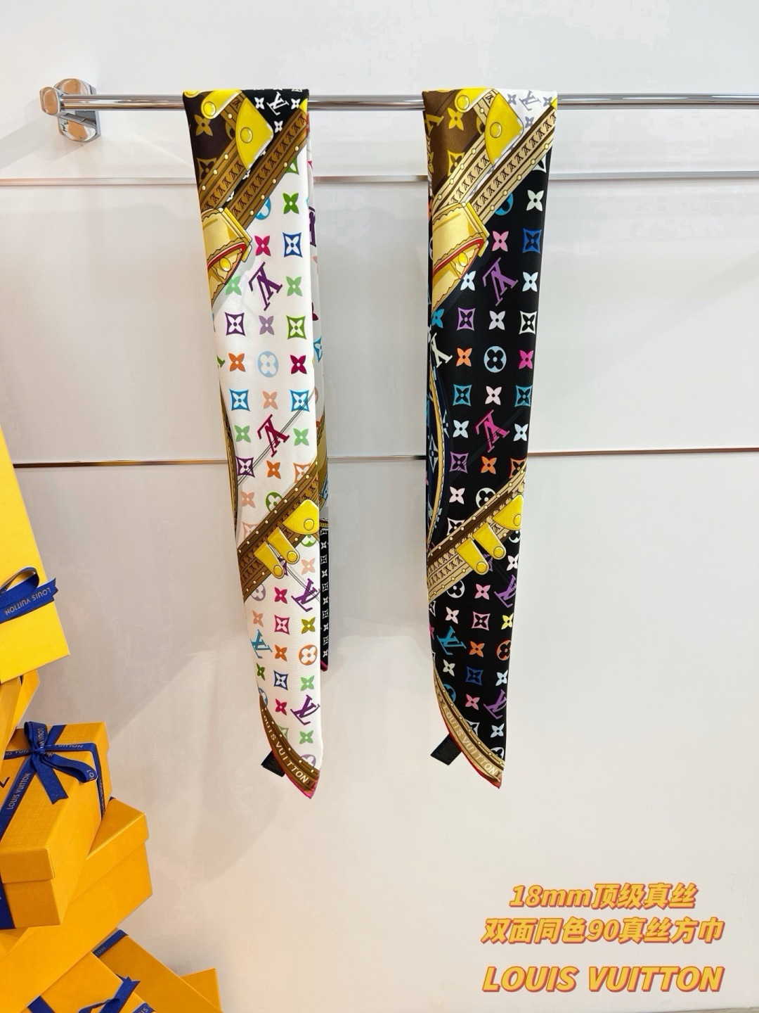 LV X TM MONOGRAM MULTICOLOR COLLECTOR SQUARE 90方巾 路易威登携手日本艺术 LV X TM MONOGRAM MULTICOLOR COLLECTOR SQUARE 90方巾 路易威登携手日本艺术
