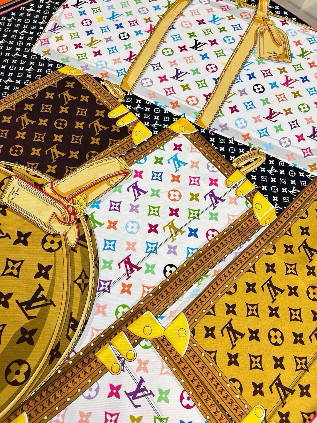LV X TM MONOGRAM MULTICOLOR COLLECTOR SQUARE 90方巾 路易威登携手日本艺术 LV X TM MONOGRAM MULTICOLOR COLLECTOR SQUARE 90方巾 路易威登携手日本艺术