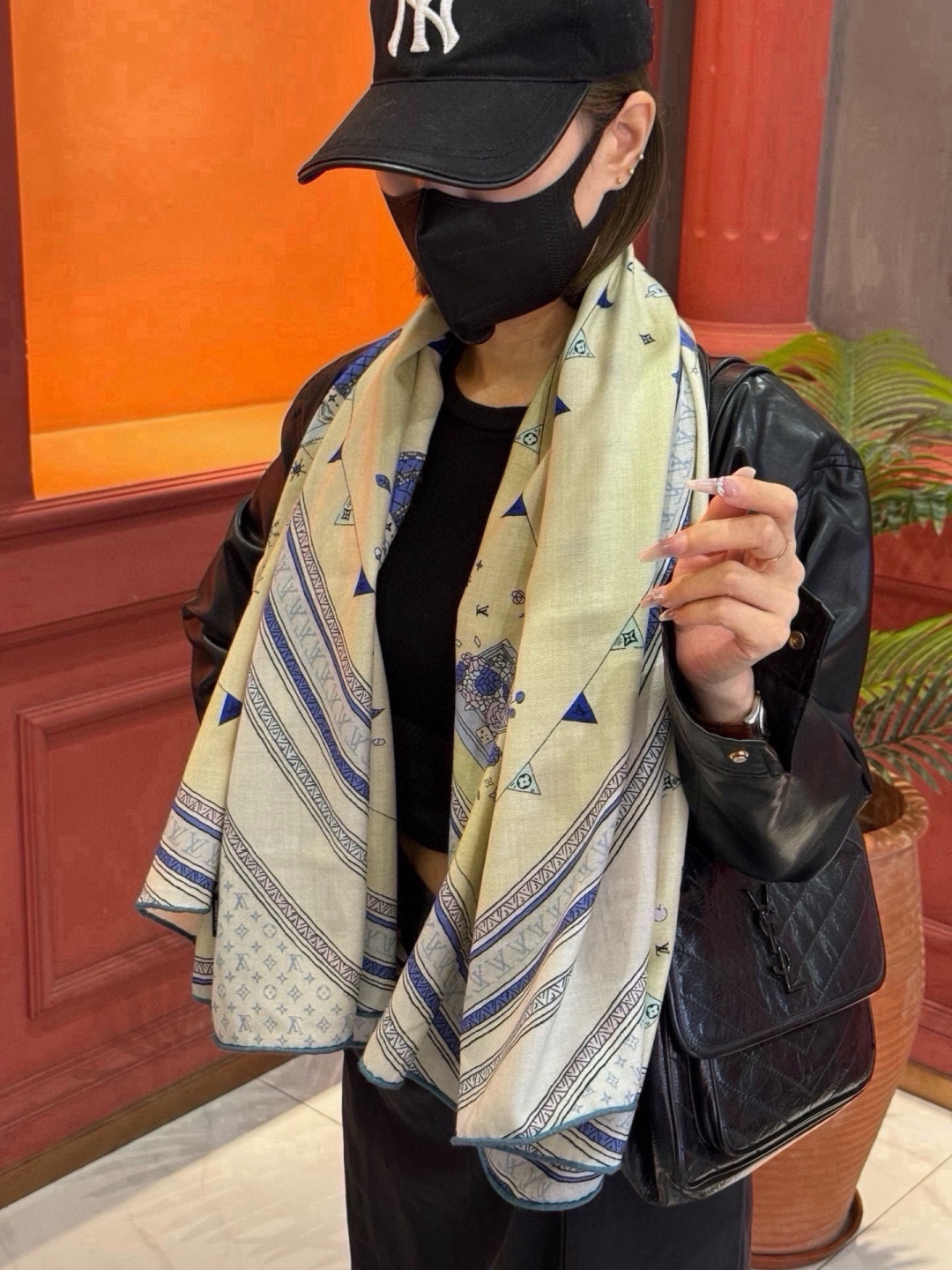❄【双面同色】原单Lv140cm丝绒方巾，《热气球》，本款方巾全新加入 U价🉐️ and Away 系列，致意路易威登的