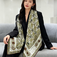 💟ETRo 秋冬抢先 上新💞【双面同色丝绒方巾】手工卷边山羊绒和真丝混纺披肩(70%山羊绒,30%桑蚕丝) 这款披肩采用 💟ETRo 秋冬抢先 上新💞【双面同色丝绒方巾】手工卷边山羊绒和真丝混纺披肩(70%山羊绒,30%桑蚕丝) 这款披肩采用