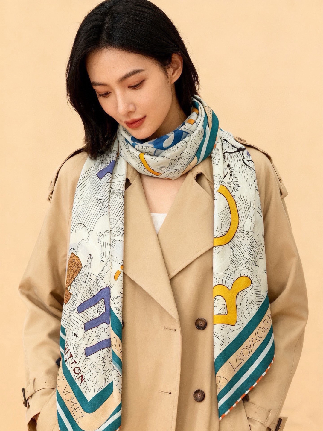 LV x TM 140披肩 【140顶级丝绒双面同色披肩】 本款L Multicolor披肩出自路易威登与知名日本艺术家