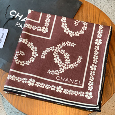 高级成衣系列~Chanel 【140双面同色丝绒披肩】 此系列谱写一曲自由轻灵的赞歌 本系列作品创新演绎品牌的风格符号 高级成衣系列~Chanel 【140双面同色丝绒披肩】 此系列谱写一曲自由轻灵的赞歌 本系列作品创新演绎品牌的风格符号