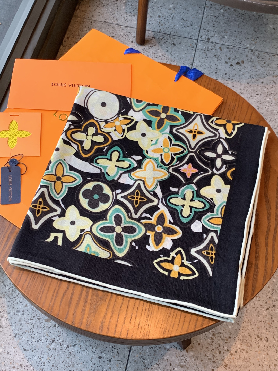 JARDIN DES PLANTES 140双面丝绒～ 【LV秋冬新品】 Jardin Des Plantes 丝绒披肩