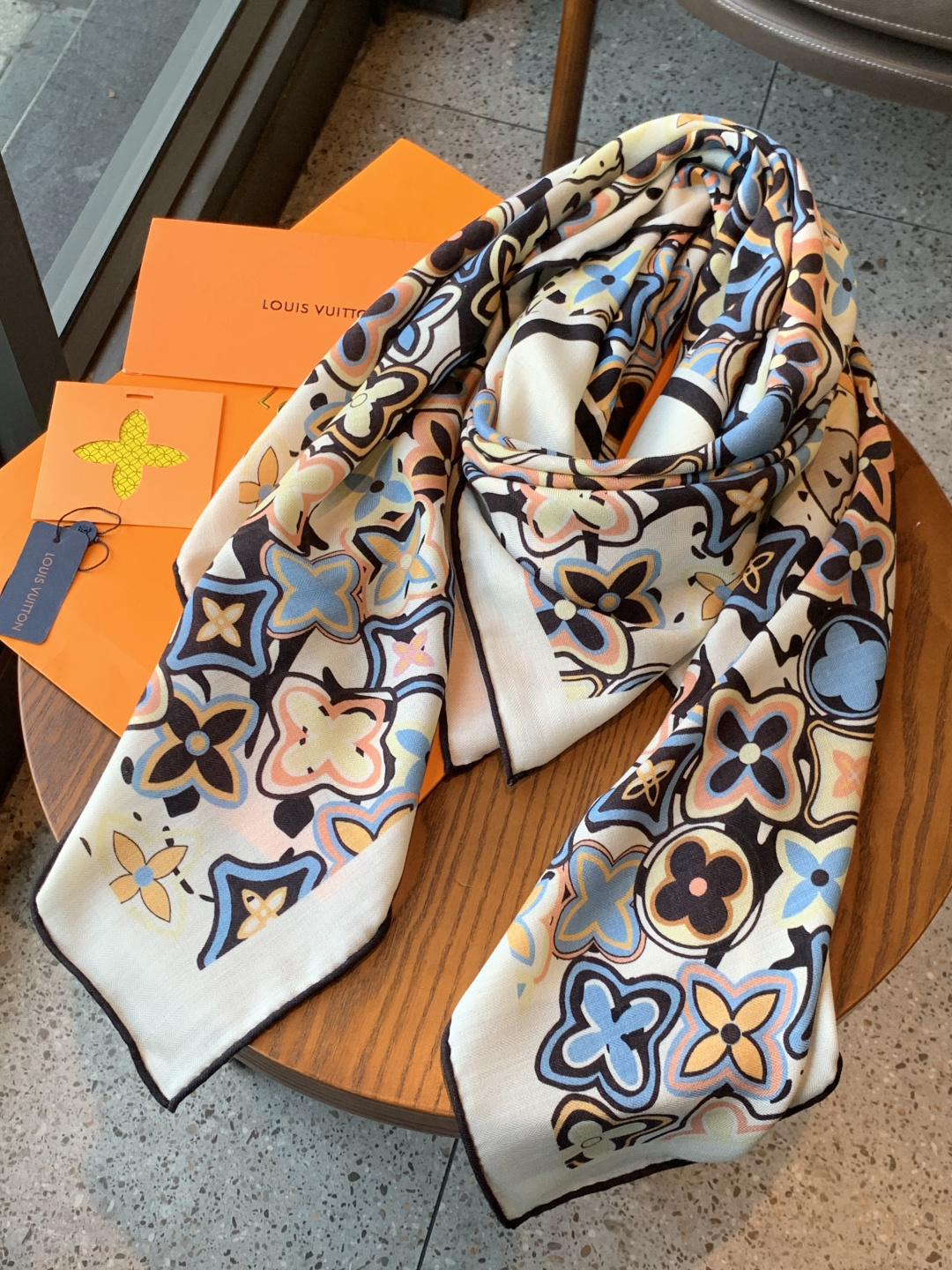 JARDIN DES PLANTES 140双面丝绒～ 【LV秋冬新品】 Jardin Des Plantes 丝绒披肩