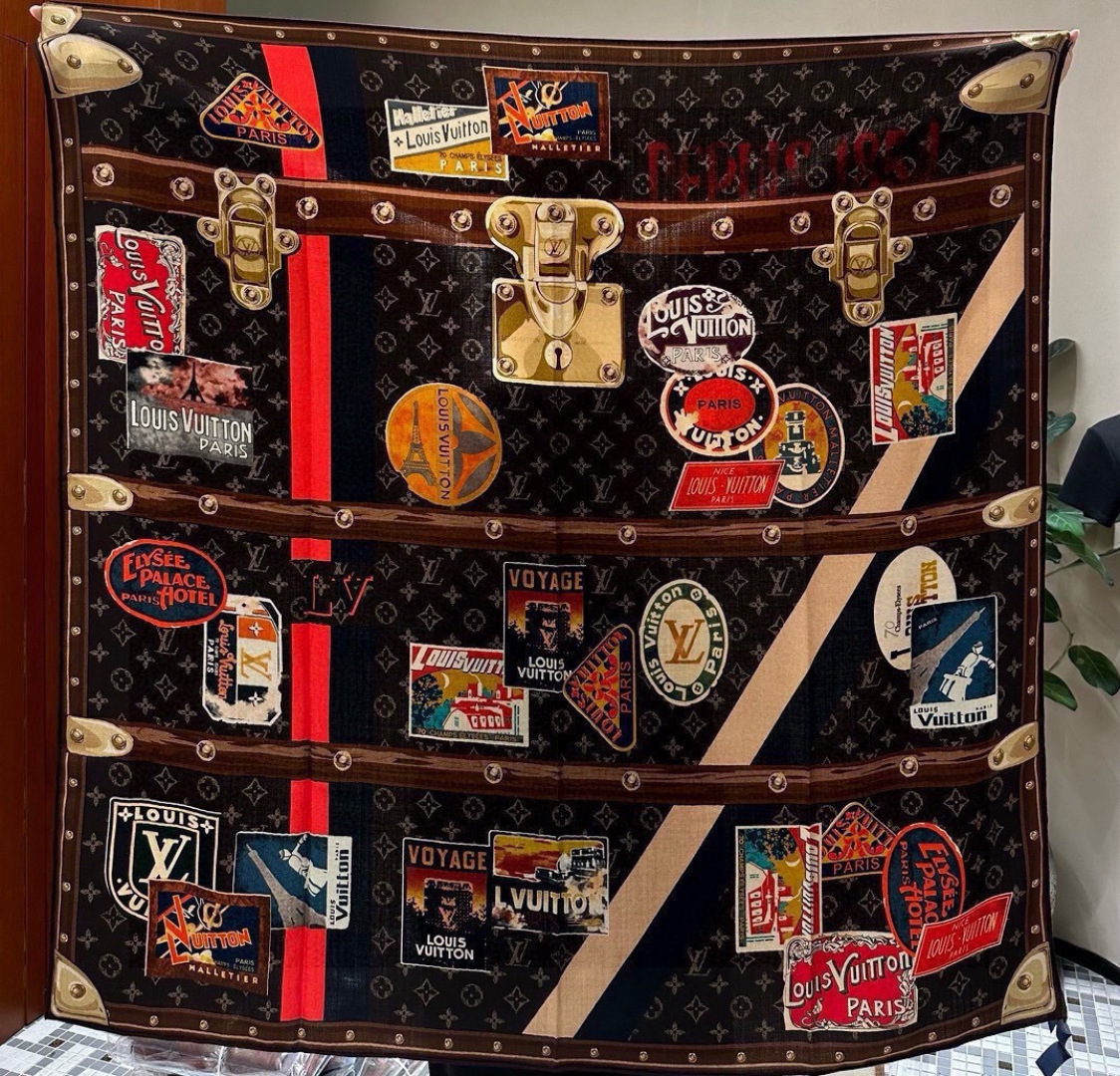 【LV】上新❤️  路易威登 一款值得品细节的高货 抠细节，从一个小块的配色去打败市场货 140方巾 二个配色  欢迎对