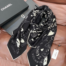 高级成衣系列~Chanel 【140双面同色丝绒披肩】 此系列谱写一曲自由轻灵的赞歌 本系列作品创新演绎品牌的风格符号 高级成衣系列~Chanel 【140双面同色丝绒披肩】 此系列谱写一曲自由轻灵的赞歌 本系列作品创新演绎品牌的风格符号