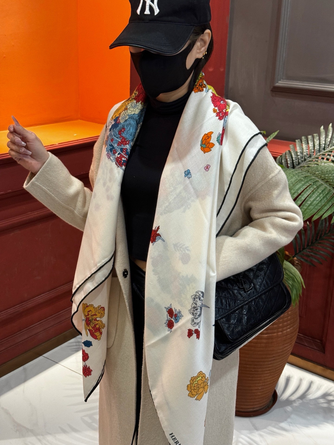 ❤  双面同色【▪️卓尔不凡，高级有气场！！】非常抬人，带点故事的精彩！永远加分的hermes艺术单品！美中有趣味，各种