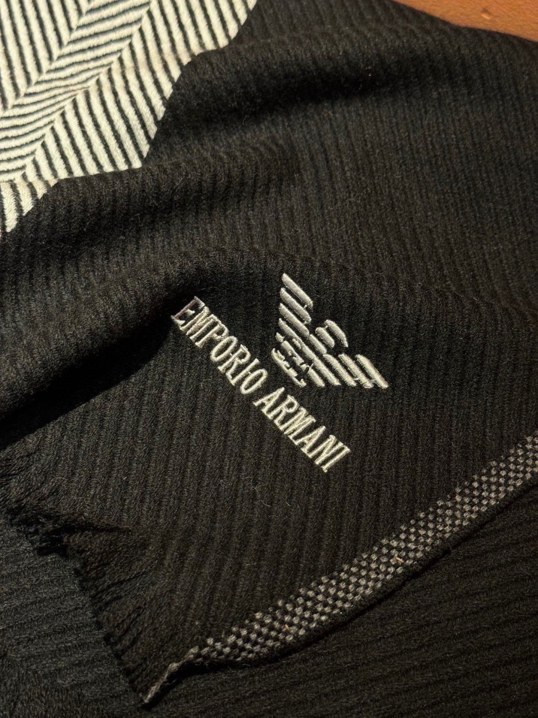 EMPORIO ARMANI。EA阿玛尼。秋冬新品，男士羊绒围巾。，无敌贴身质感，弹力极好，超级搭配王，EA每年必出的经