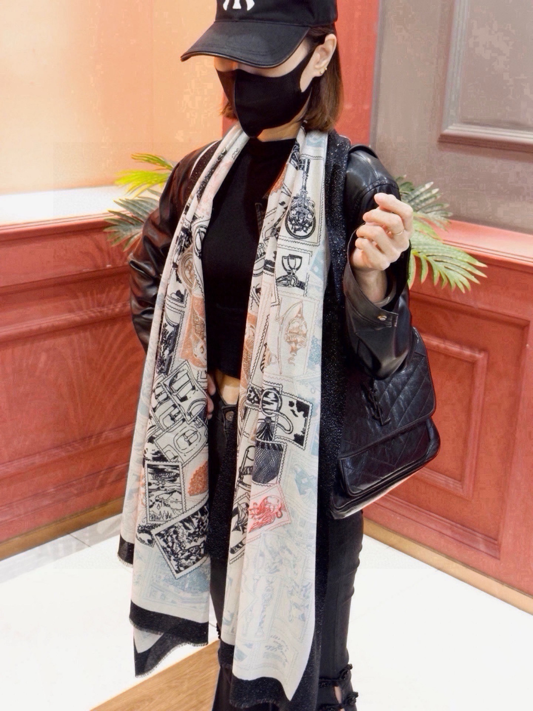 会发光发亮的围巾 羊绒新款🆕👏买了都说好看‼️推荐💕爱马仕羊绒方巾，顶级工艺超值‼️爱马仕专柜爆款🎁💟立体呈现图案纹路实