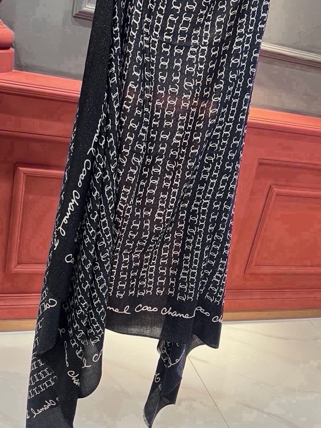 上新🌟 会发光发亮的围巾 💄💋新款客供银线💖羊绒面料长巾 😘美翻了[流泪]【手绘LOGO银线长巾】御用殿堂级极‼️新款专