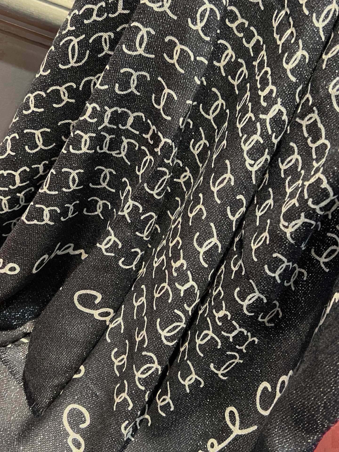 上新🌟 会发光发亮的围巾 💄💋新款客供银线💖羊绒面料长巾 😘美翻了[流泪]【手绘LOGO银线长巾】御用殿堂级极‼️新款专