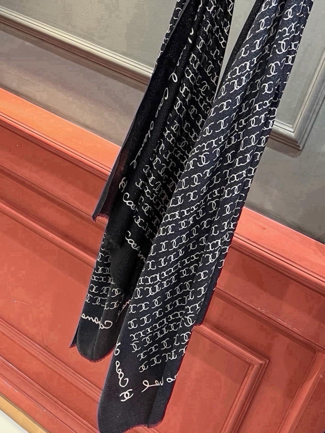 上新🌟 会发光发亮的围巾 💄💋新款客供银线💖羊绒面料长巾 😘美翻了[流泪]【手绘LOGO银线长巾】御用殿堂级极‼️新款专