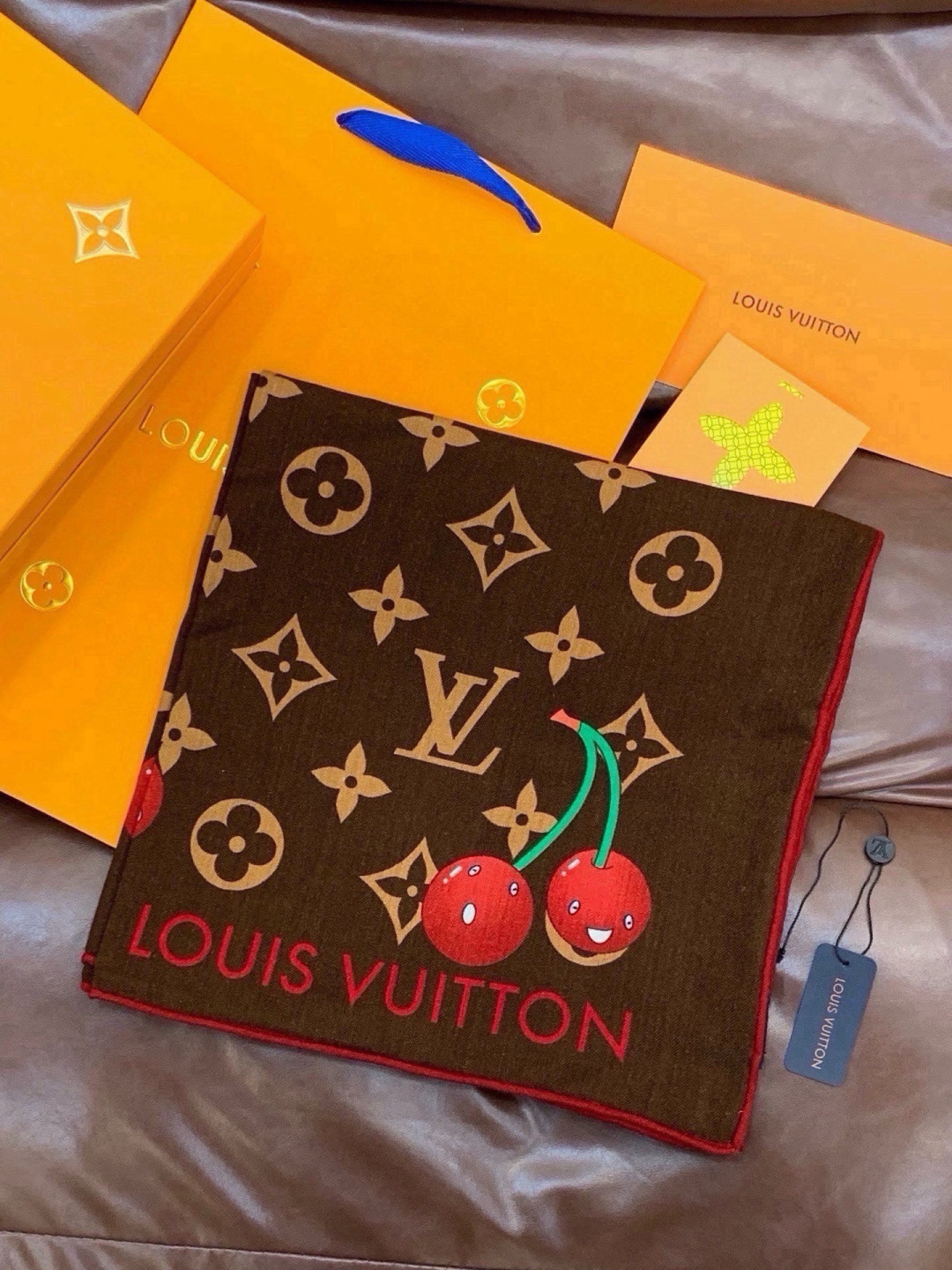 LV X TM MONOGRAM CERISE 140丝绒方巾 【140双面丝绒同色】 LV × TM Monogram