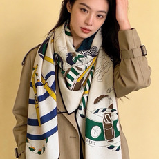 💟上新🆕💕手工卷边!羊绒和真丝混纺披肩(70%羊绒30%桑蚕丝)。 这款披肩采用经典山羊绒和真丝混纺面料,柔软轻盈,佩戴 💟上新🆕💕手工卷边!羊绒和真丝混纺披肩(70%羊绒30%桑蚕丝)。 这款披肩采用经典山羊绒和真丝混纺面料,柔软轻盈,佩戴
