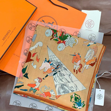 “马术学院”140双面同色丝绒披肩~Hermes 手工卷边丝绒方巾(30%桑蚕丝70%羊绒) 这款爱马仕的经典单品展现 “马术学院”140双面同色丝绒披肩~Hermes 手工卷边丝绒方巾(30%桑蚕丝70%羊绒) 这款爱马仕的经典单品展现
