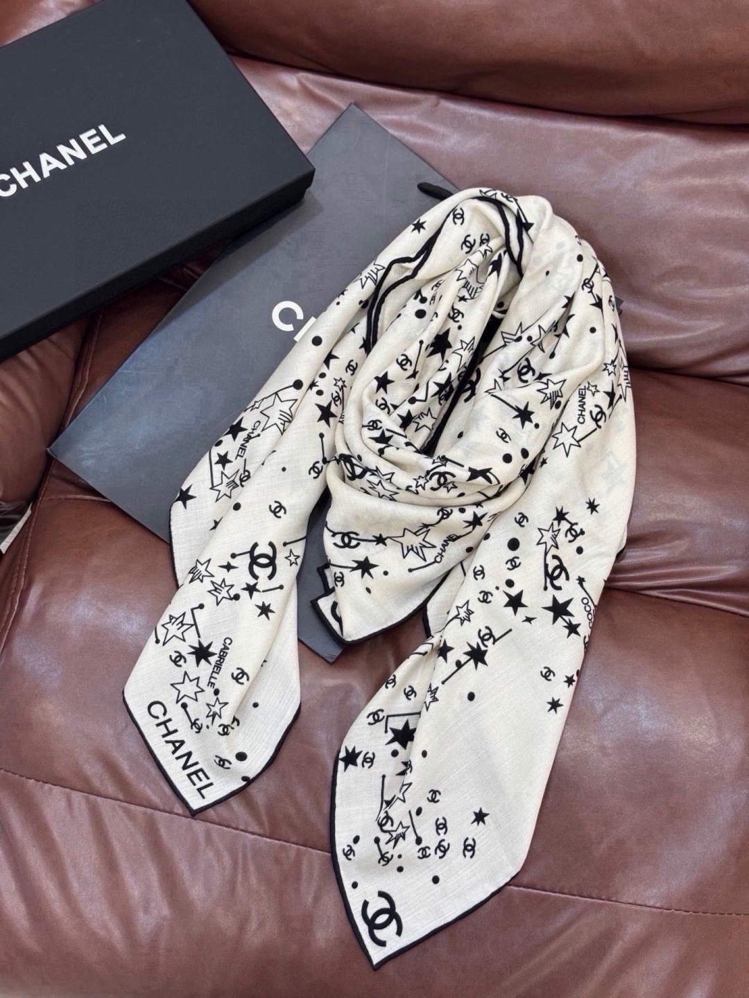 š Chanel ~ę°åļ½ ć140é”¶ēŗ§äøē»åé¢åč²ć ē¹ęē¹ē¹äøåCēå®ē¾ē»å éååē§åŗåęé
ä½æēØ é»ē½äø¤č²ē»å
ø š Chanel ~ę°åļ½ ć140é”¶ēŗ§äøē»åé¢åč²ć ē¹ęē¹ē¹äøåCēå®ē¾ē»å éååē§åŗåęé
ä½æēØ é»ē½äø¤č²ē»å
ø