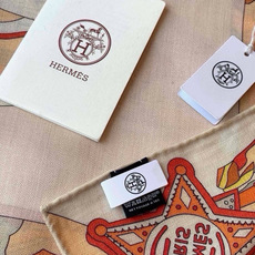 🆕 羊绒新款🆕👏👏买了都说好看‼️推荐💕爱马仕双面同色羊绒方巾【双面同色140】,顶级工艺超值‼️爱马仕专柜爆款🎁💟立 🆕 羊绒新款🆕👏👏买了都说好看‼️推荐💕爱马仕双面同色羊绒方巾【双面同色140】,顶级工艺超值‼️爱马仕专柜爆款🎁💟立