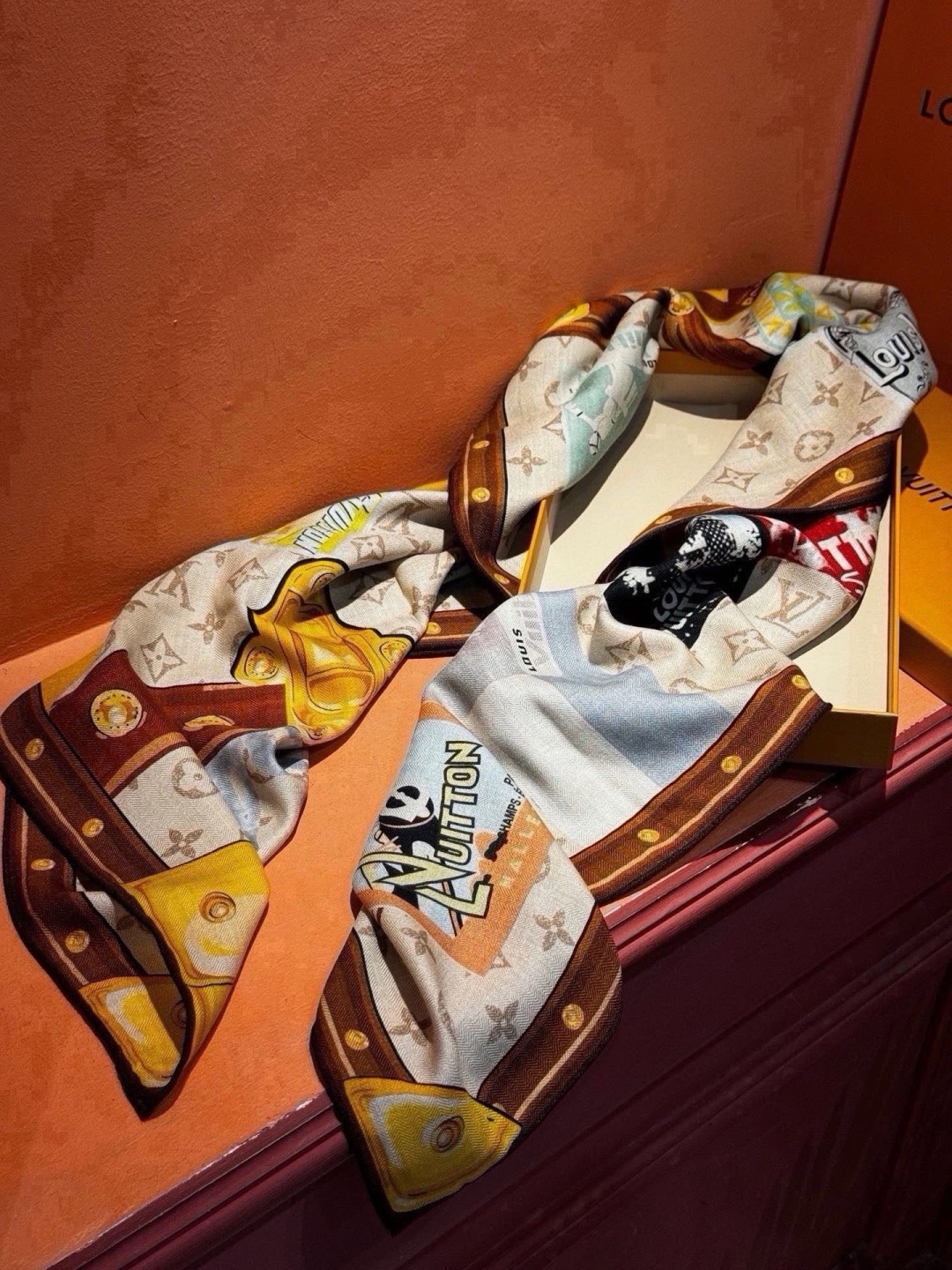 🆕  【LV】上新❤️  路易威登 一款值得品细节的高货 抠细节，从一个小块的配色去打败市场货 140方巾 二个配色  