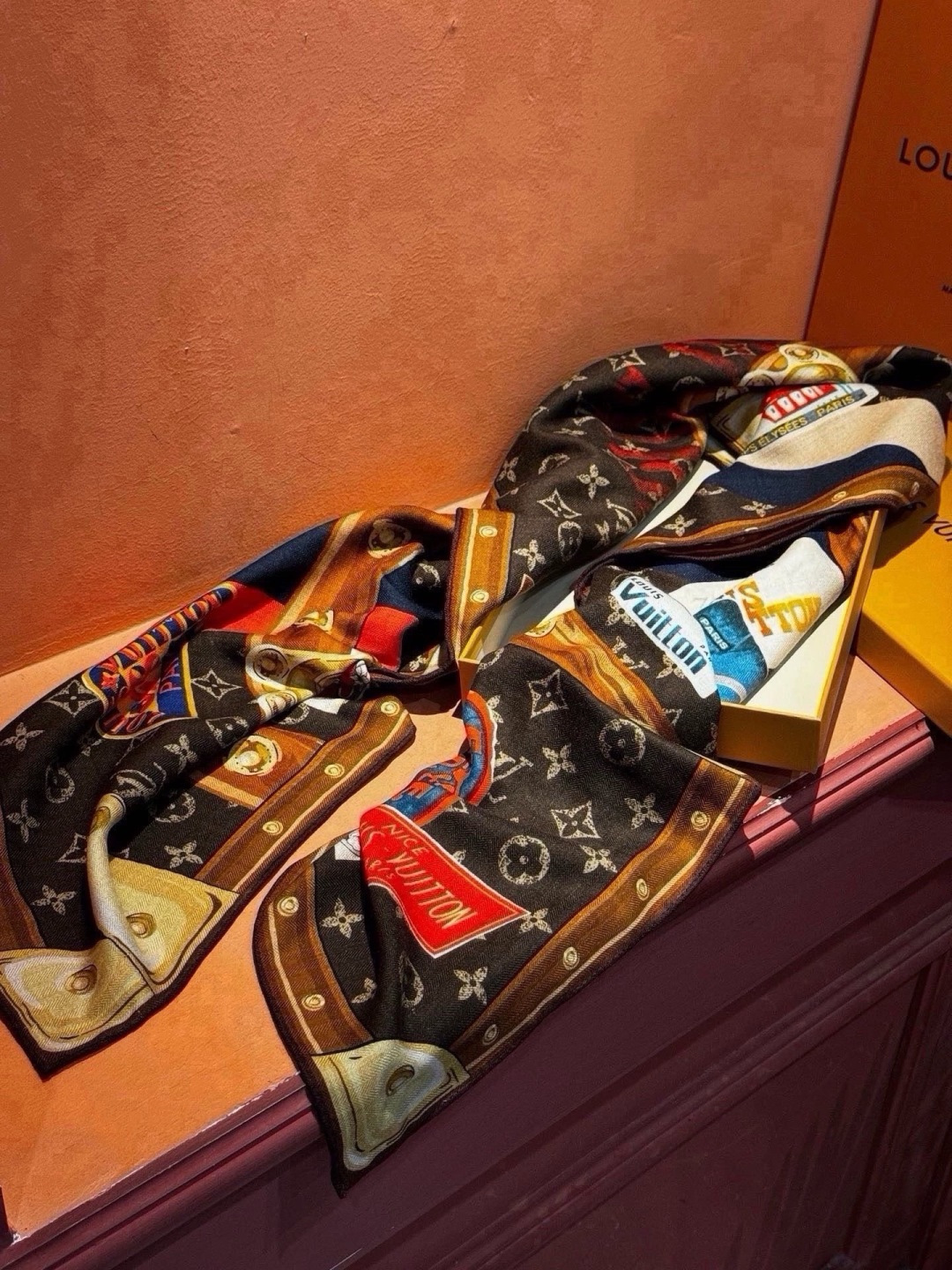 🆕 【LV】上新❤️ 路易威登 一款值得品细节的高货 抠细节,从一个小块的配色去打败市场货 140方巾 二个配色 🆕 【LV】上新❤️ 路易威登 一款值得品细节的高货 抠细节,从一个小块的配色去打败市场货 140方巾 二个配色