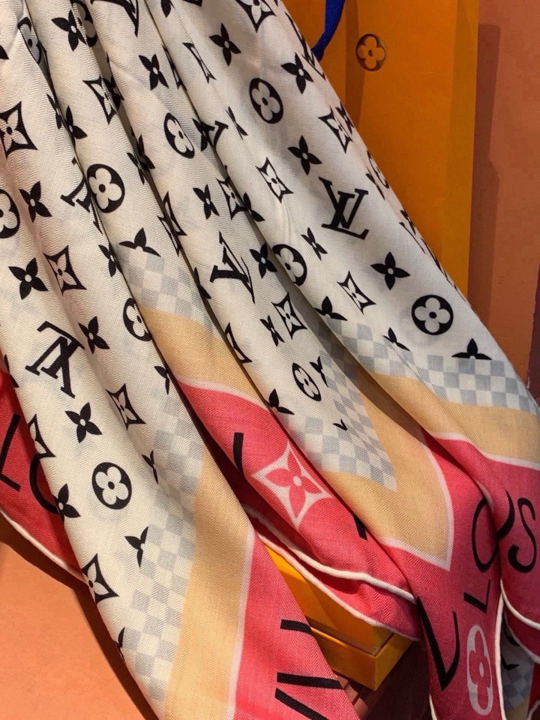 🆕   MONOGRAM INFINITY 140丝绒方巾 【140顶级丝绒双面同色】 Monogram Infinit