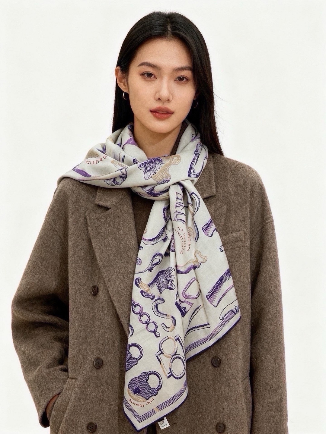 🆕  爱马仕(Hermes)【💗】 | “马具故事的诗意回顾”140披肩  【上新❤️】 永远秉承高品质 手工卷边羊绒和