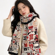 🆕 高级成衣系列~Chanel 【140双面同色丝绒披肩】 此系列谱写一曲自由轻灵的赞歌 本系列作品创新演绎品牌的 🆕 高级成衣系列~Chanel 【140双面同色丝绒披肩】 此系列谱写一曲自由轻灵的赞歌 本系列作品创新演绎品牌的