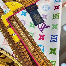 🆕 LV X TM MONOGRAM MULTICOLOR COLLECTOR SQUARE 90方巾 路易威登携手 🆕 LV X TM MONOGRAM MULTICOLOR COLLECTOR SQUARE 90方巾 路易威登携手