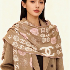 🆕 香奈儿上新❤️ 【Chanel】 经典茶花优雅Coco风,Chanel最新丝绒大方巾~气质到骨子里,香奶奶新一 🆕 香奈儿上新❤️ 【Chanel】 经典茶花优雅Coco风,Chanel最新丝绒大方巾~气质到骨子里,香奶奶新一