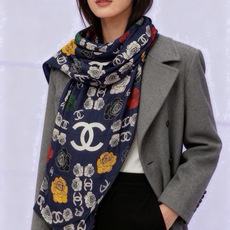 🆕 香奈儿上新❤️ 【Chanel】 经典茶花优雅Coco风,Chanel最新丝绒大方巾~气质到骨子里,香奶奶新一 🆕 香奈儿上新❤️ 【Chanel】 经典茶花优雅Coco风,Chanel最新丝绒大方巾~气质到骨子里,香奶奶新一