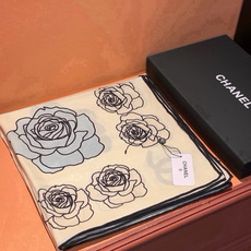 🆕 香奈儿上新❤️ 【Chanel】 经典茶花优雅Coco风,Chanel最新丝绒大方巾~气质到骨子里,香奶奶新一 🆕 香奈儿上新❤️ 【Chanel】 经典茶花优雅Coco风,Chanel最新丝绒大方巾~气质到骨子里,香奶奶新一